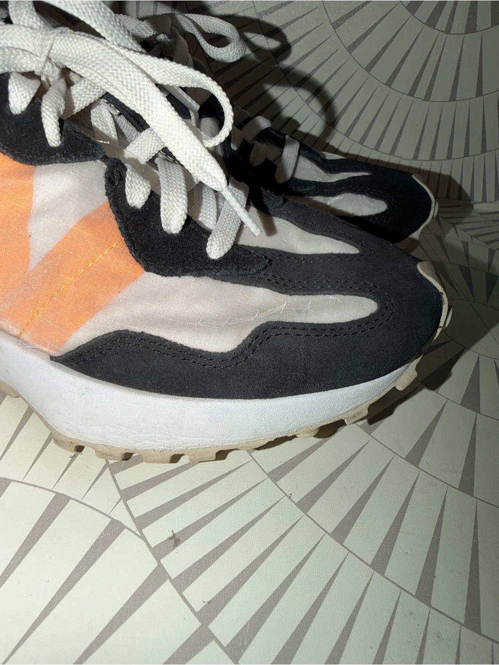 New Balance 327 Men’s 8.0 White Apricot Black‎ MS327SO - Picture 4 of 8